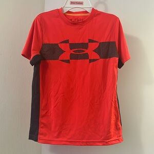 Boys Under Armour Heat Gear short sleeve shirt size JMD